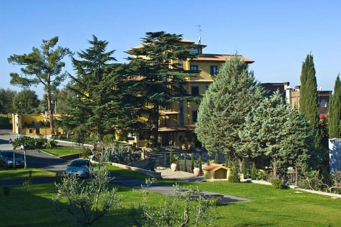 Green Hotel Poggio Regillo Фраскати Екстериор снимка