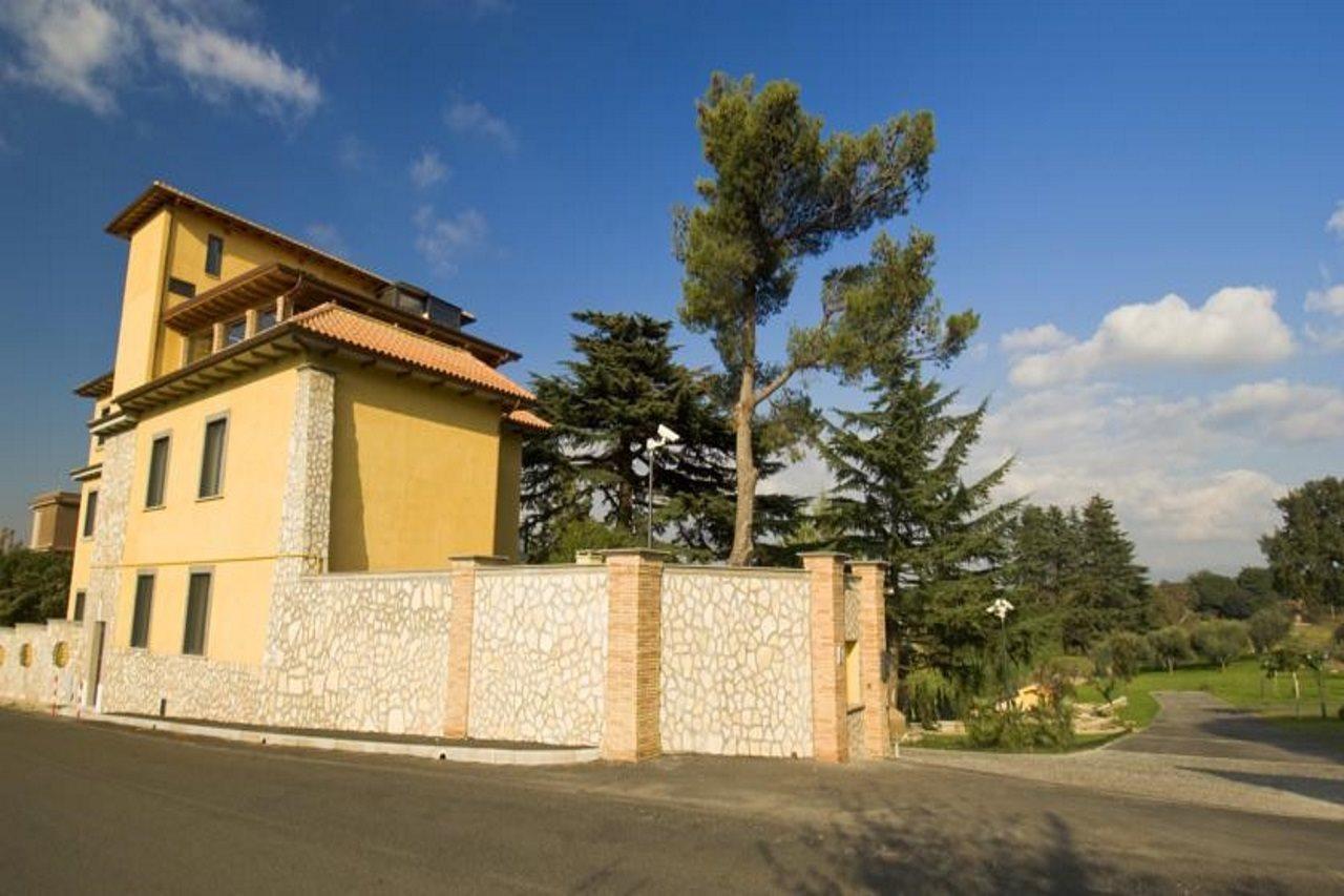 Green Hotel Poggio Regillo Фраскати Екстериор снимка