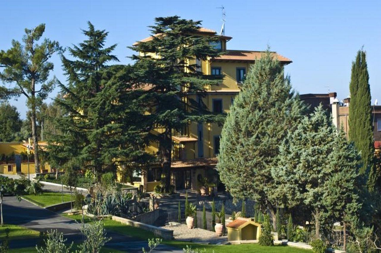 Green Hotel Poggio Regillo Фраскати Екстериор снимка